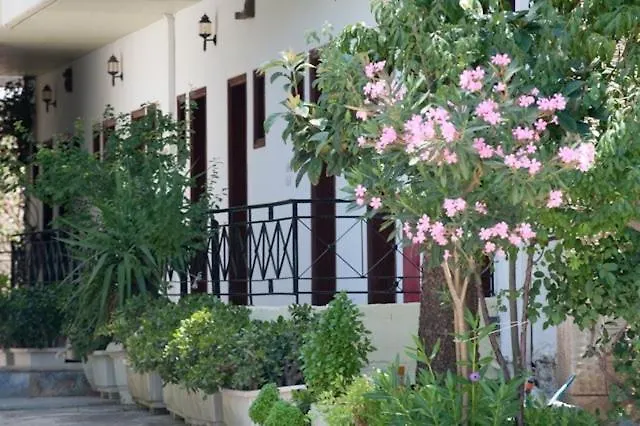 Hotel Finikounda 2* Финикунда